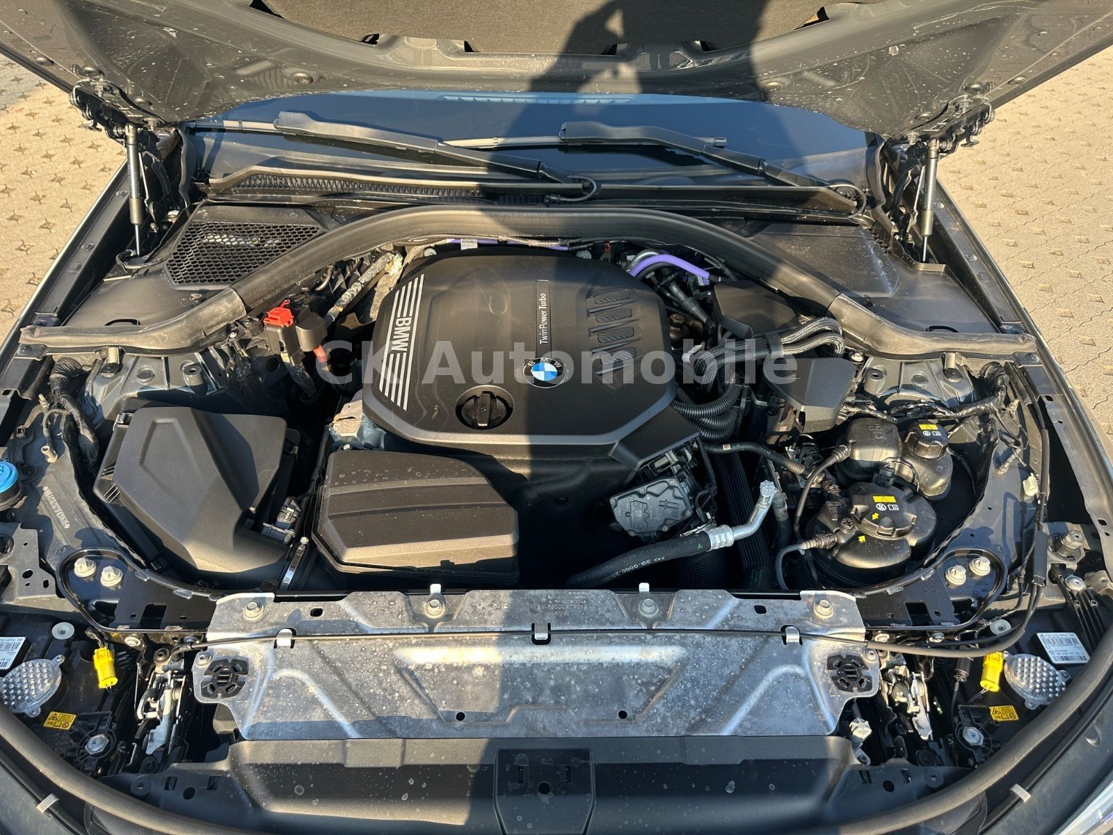 Fahrzeugabbildung BMW 320dxDrive Touring Sport-Line/Laser/Pano/ACC/AHK