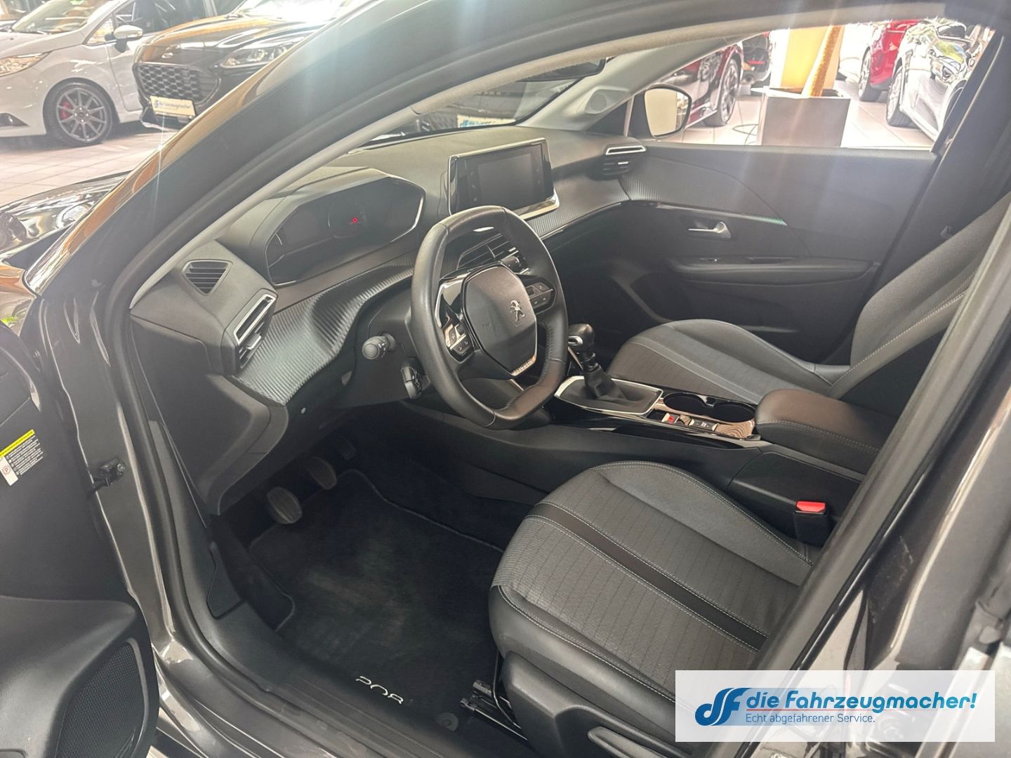 Fahrzeugabbildung Peugeot 208 Allure Navi Digitales Cockpit LED Apple CarP