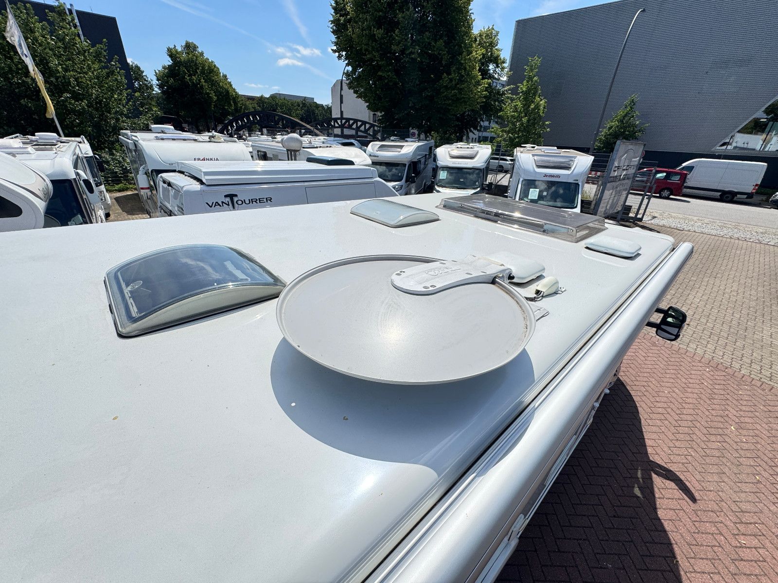 Fahrzeugabbildung HYMER / ERIBA / HYMERCAR EXSIS-T 474 EB FIAT DUCATO 1.HAND SAT TV MARKISE