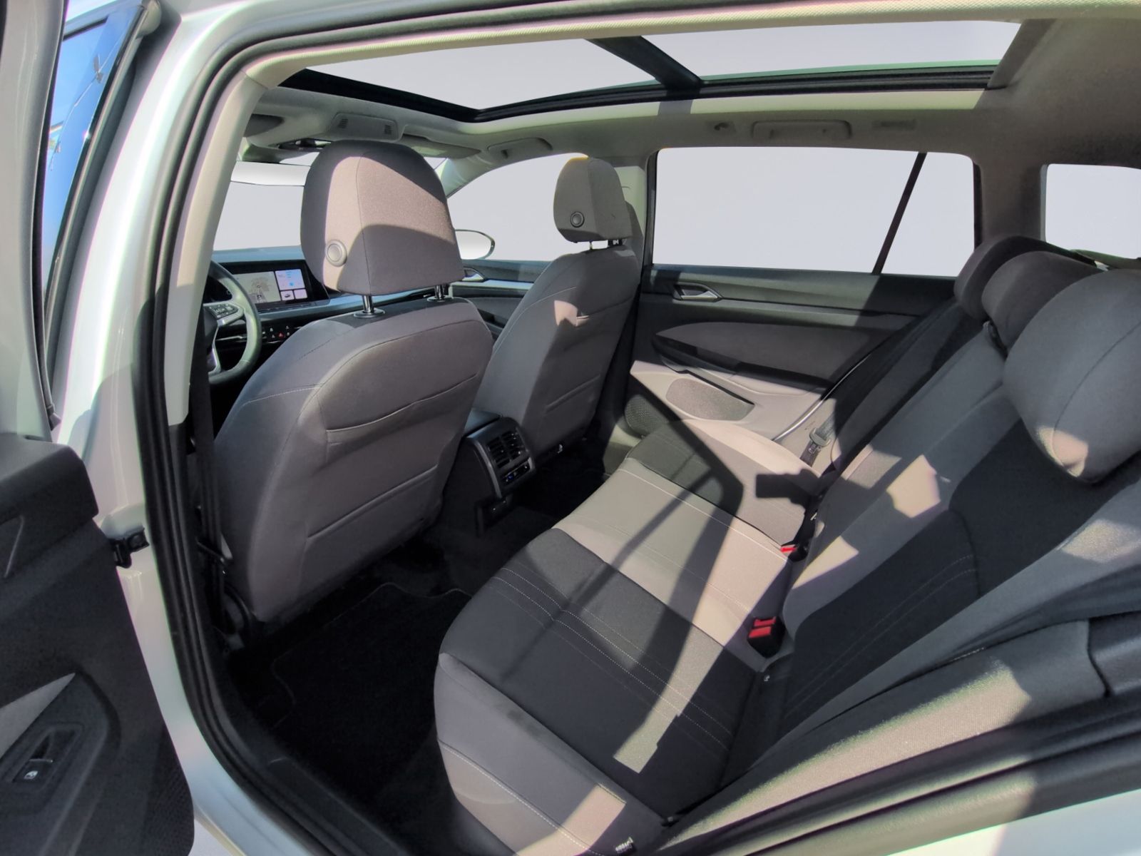 Golf VIII Alltrack 2.0 TDI DSG KAMERA+PANO+STHZ