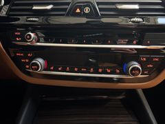 Fahrzeugabbildung BMW 530d Sport Line -- ACC/ Pano/ AHK/ STHZG/ 19LM