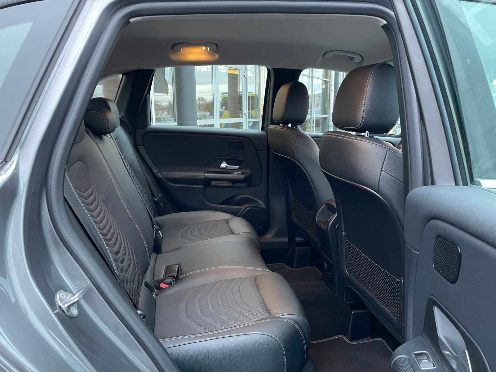 Fahrzeugabbildung Mercedes-Benz B 200 d R-Kamera+AHK+DISTR+LED+Carplay+DAB