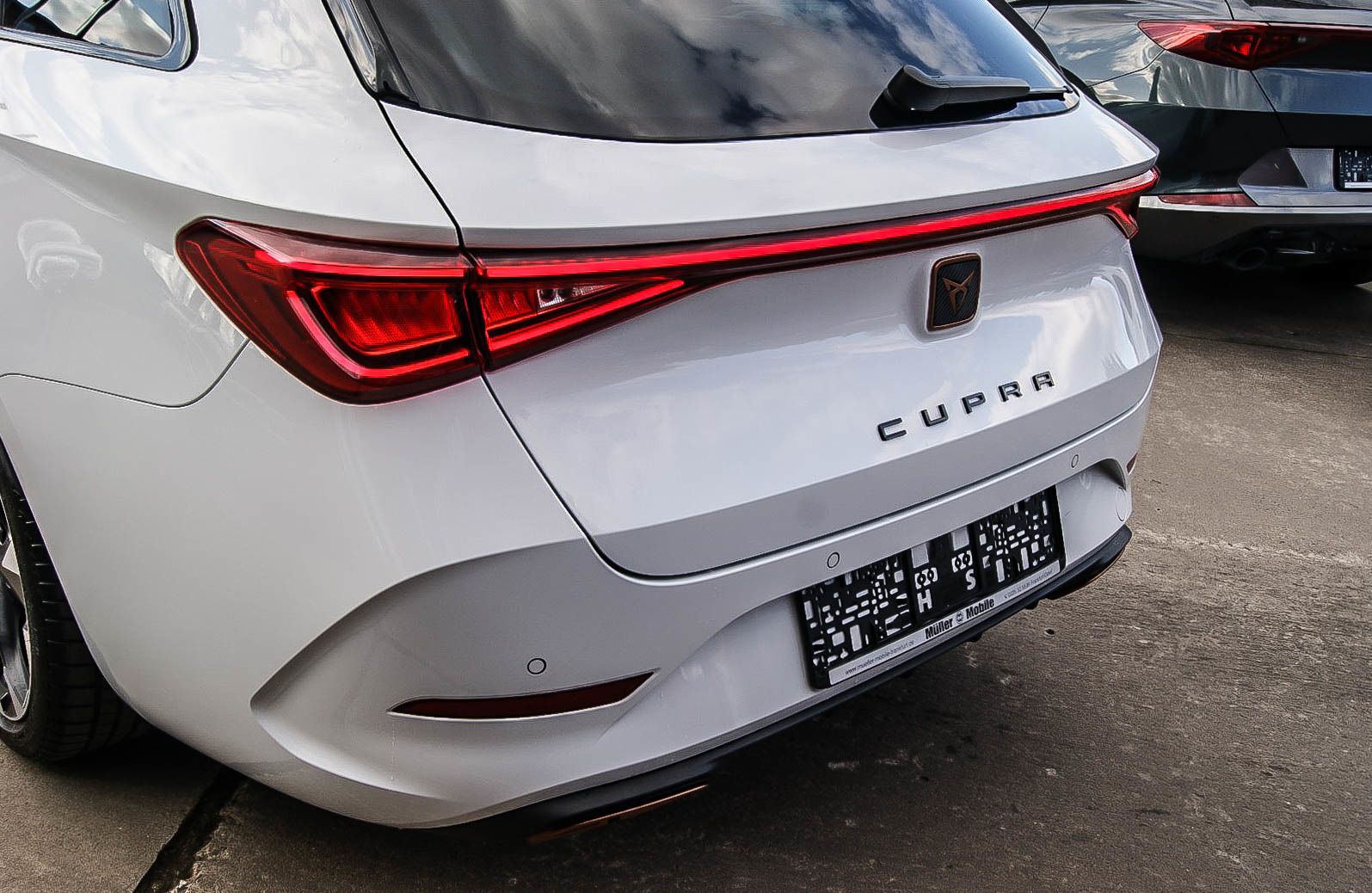 Fahrzeugabbildung CUPRA Leon Sportstourer e-HYBRID VIRTUAL ACC XL 1HAND