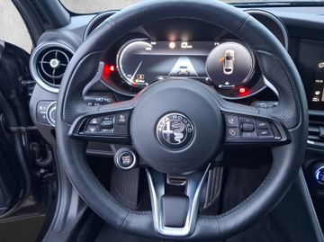 Alfa Romeo Giulia Veloce 2.0 Turbo 16V Q4 Kam.+KeyLess+SHZ