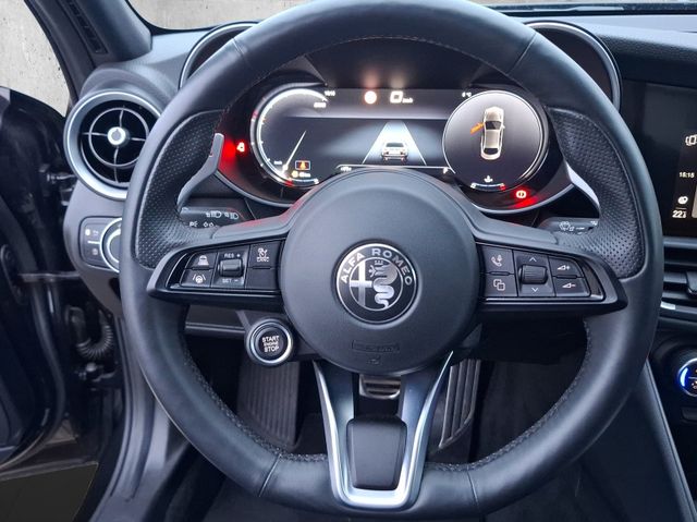Alfa Romeo Giulia Veloce 2.0 Turbo 16V Q4 Kam.+KeyLess+SHZ