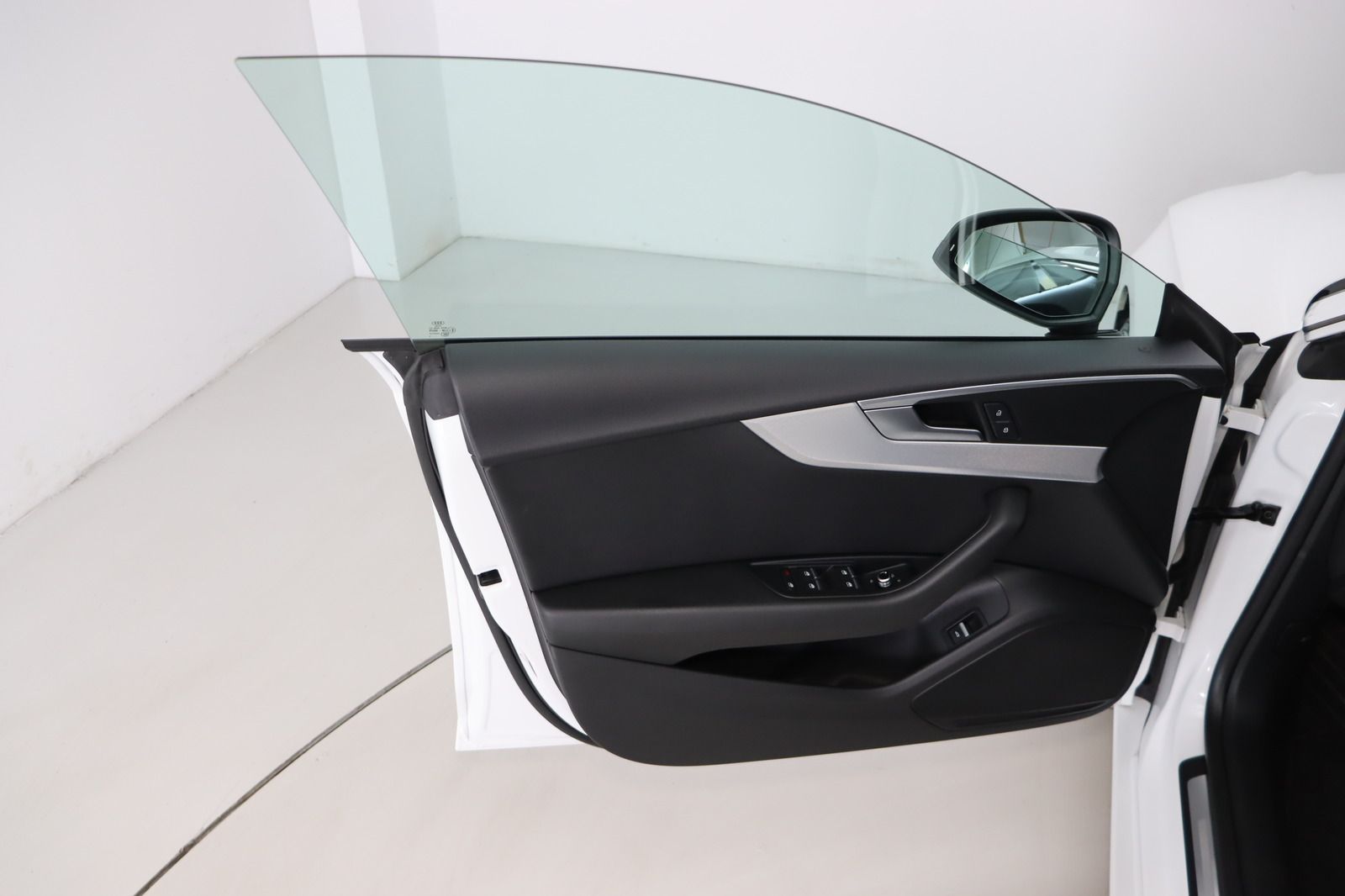 Fahrzeugabbildung Audi A5 Sportback 40 TFSI * LED * Navi * Keyless