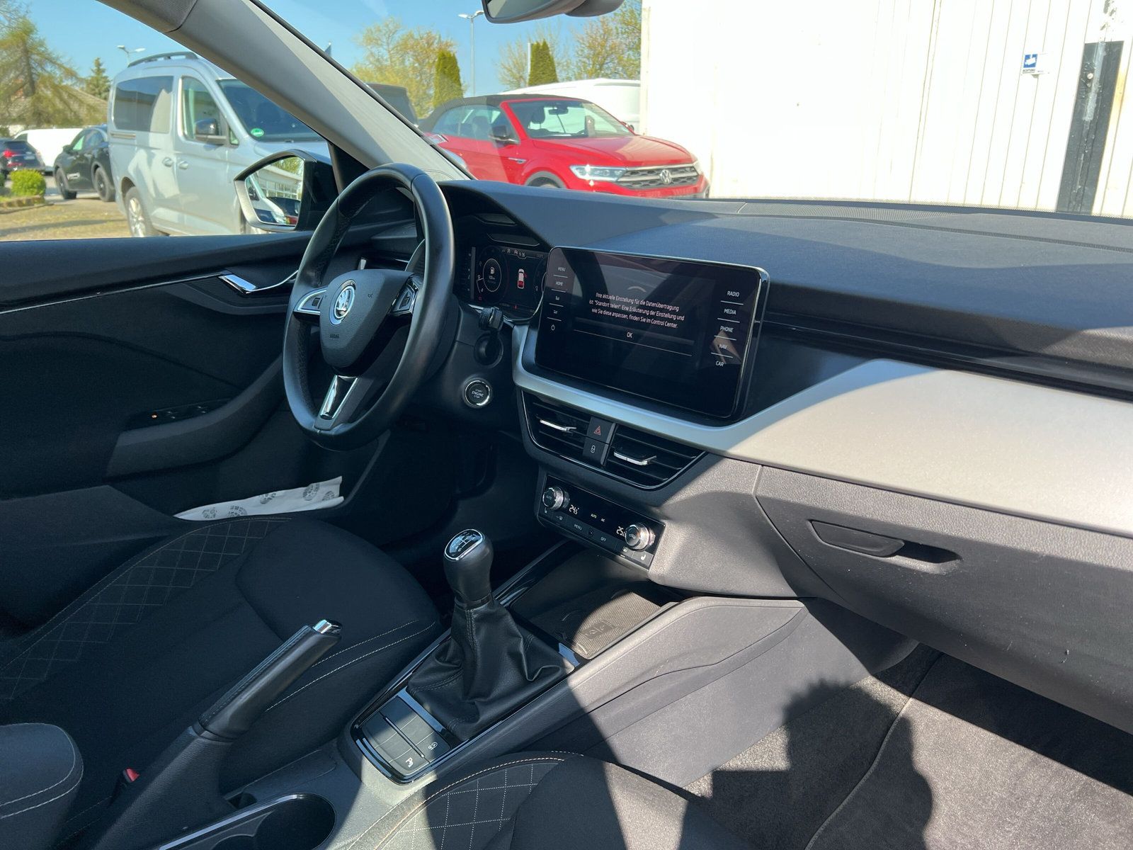 Fahrzeugabbildung SKODA Kamiq 1.6 TDI Ambition LED VIRTUAL KAMERA