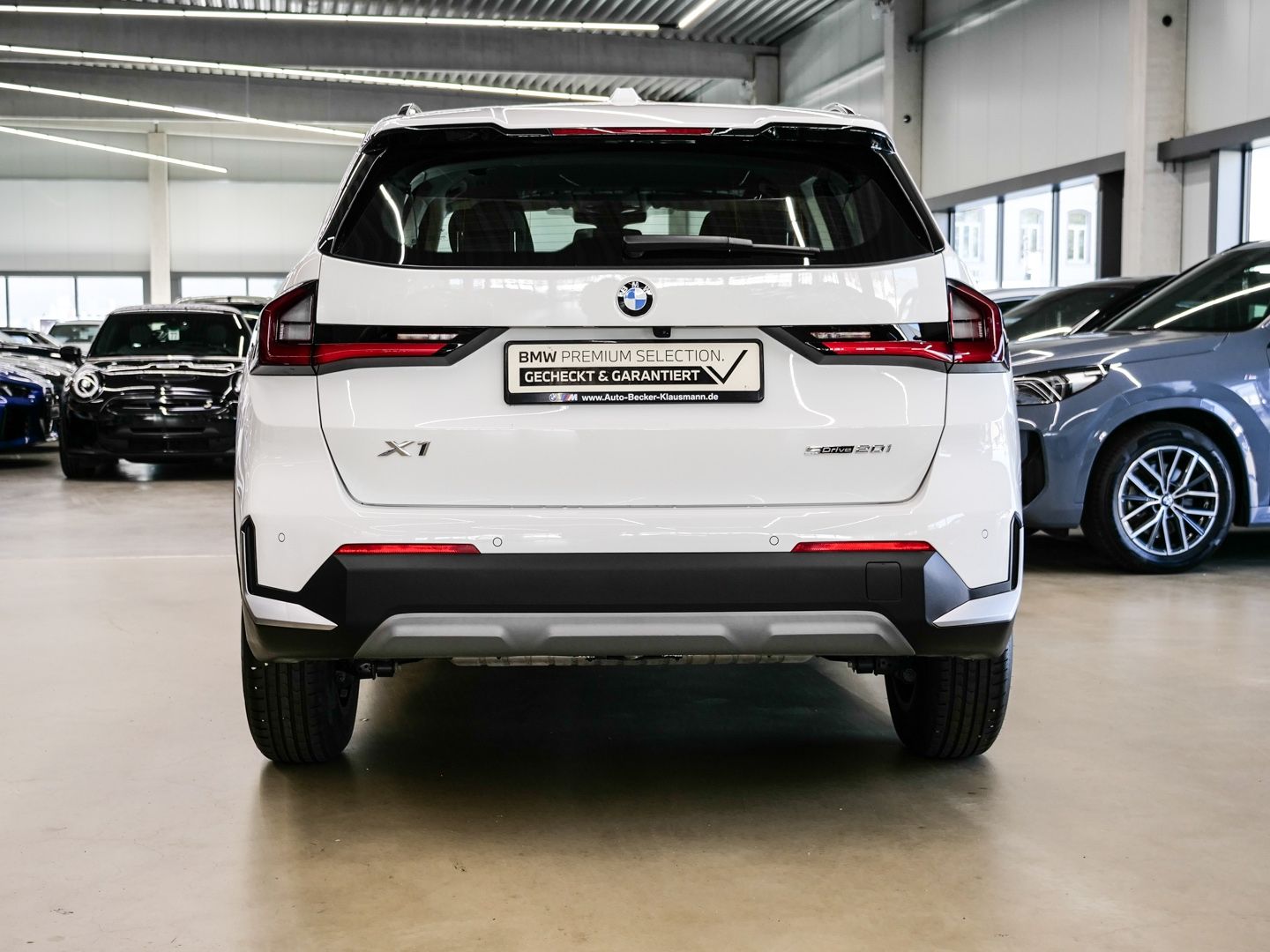 BMW X1 sDrive20i AUTOMATIK NAVI LED ALARM AHKel.PARK foto 5