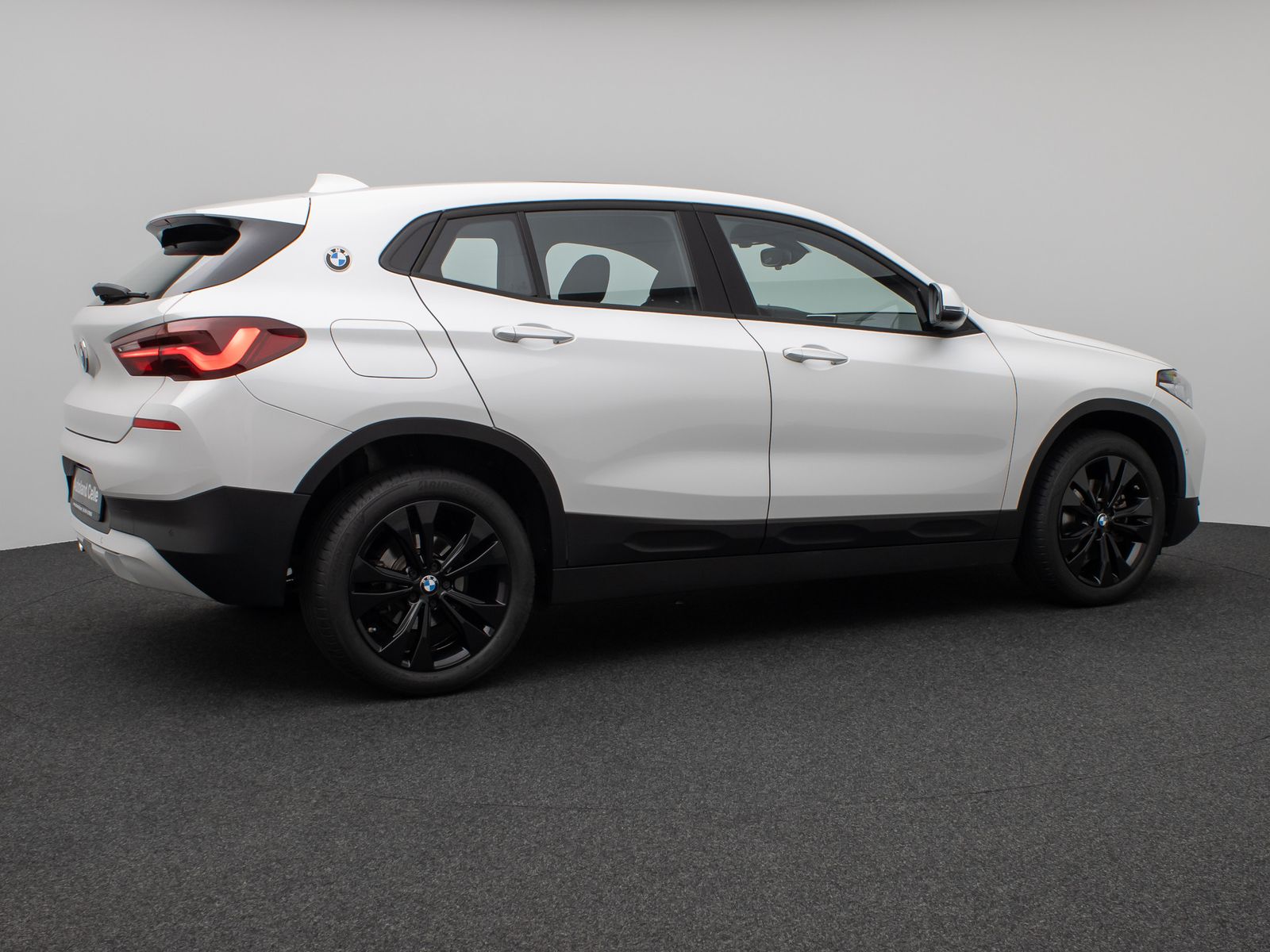 Fahrzeugabbildung BMW X2 sD18i Panorama Kamera DAB HiFi Komfort MSport