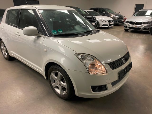 Suzuki SWIFT 1,3  BLACK& WHITE*KLIMATRON*SITZHEIZ*NAVI