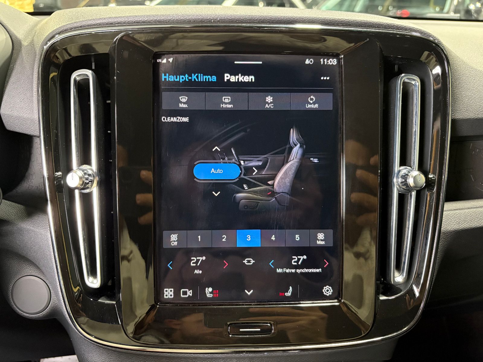 Fahrzeugabbildung Volvo XC 40 Core Plus Recharge Electric/KAMERA/CARPLAY