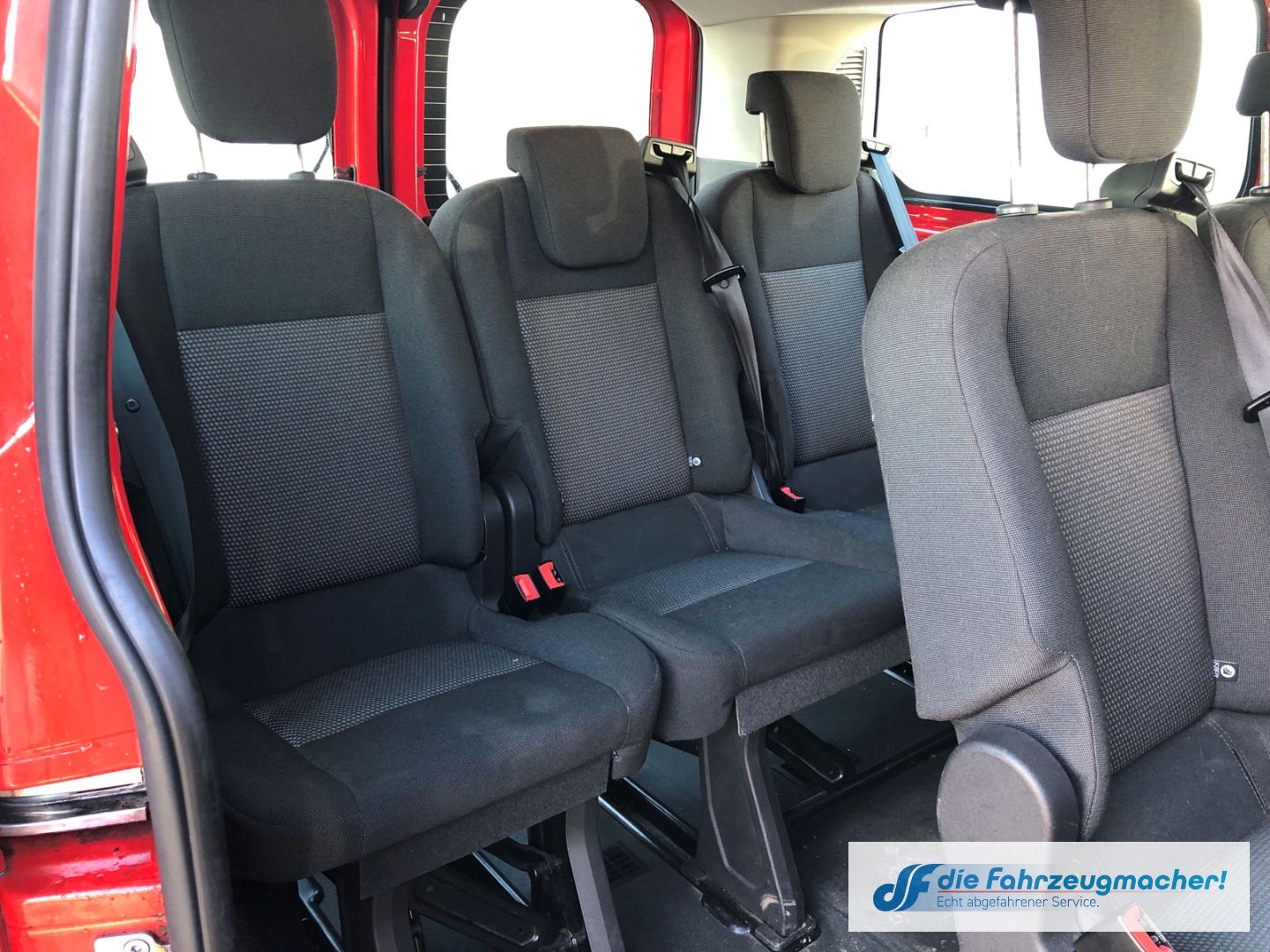 Fahrzeugabbildung Ford Transit Custom Kombi 300 L1 2.2 TDCi *1494