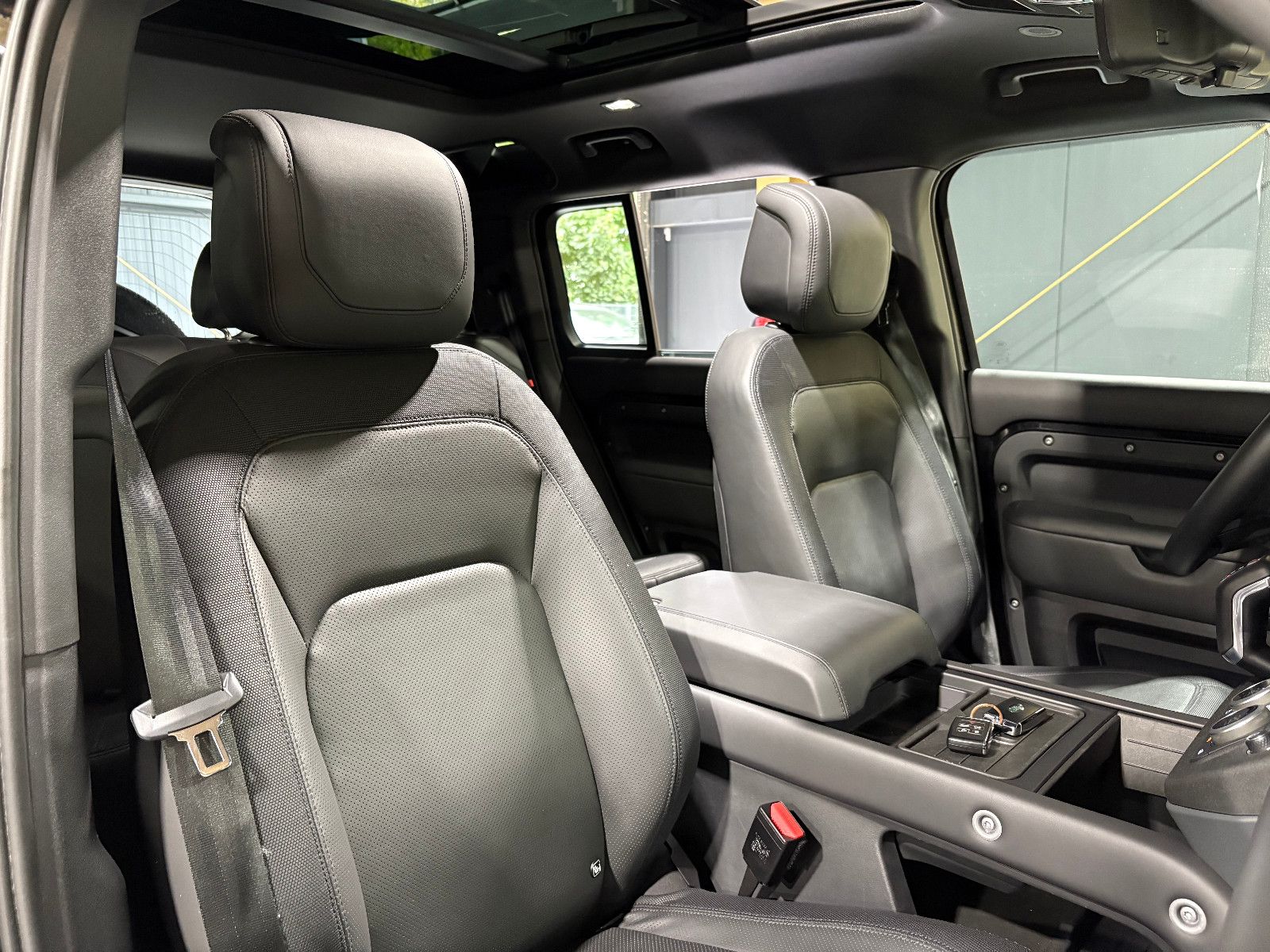 Fahrzeugabbildung Land Rover Defender 110 X-Dynamic HSE/PANO/360°/AHK/APPLE/
