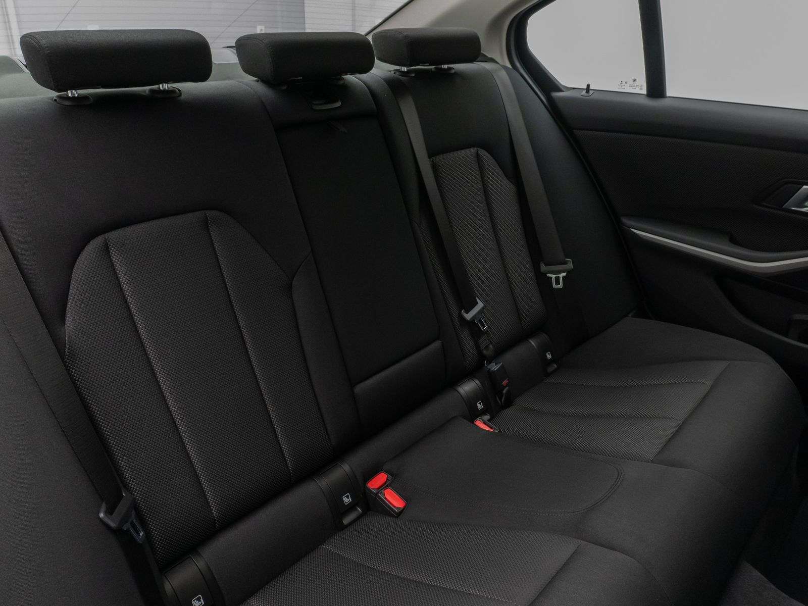 Fahrzeugabbildung BMW 320d xD  Glasdach Kamera DAB Geschwindigkeitsreg