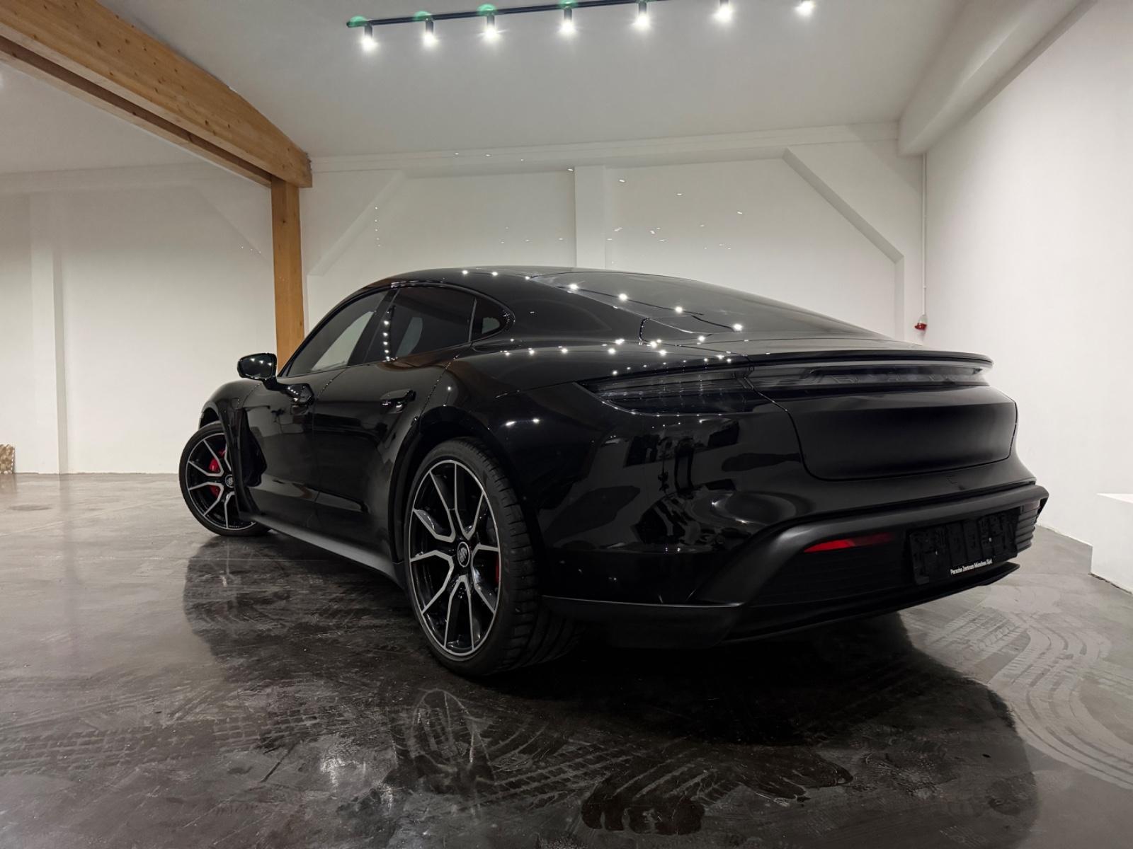 Porsche Taycan 4 S Massage Bose Head Up Display