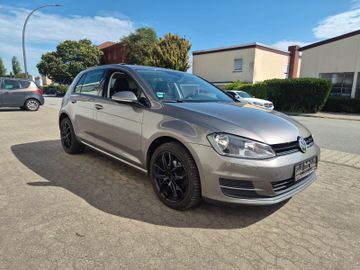 Volkswagen Golf - 1