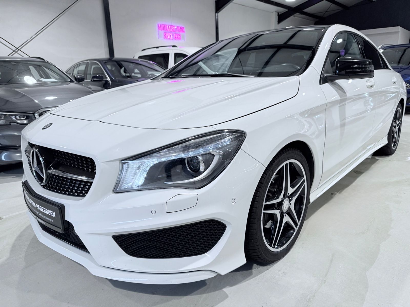 MERCEDES-BENZ CLA 180 AMG Line/Panorama/LED/Navi/Alcantara/Alu