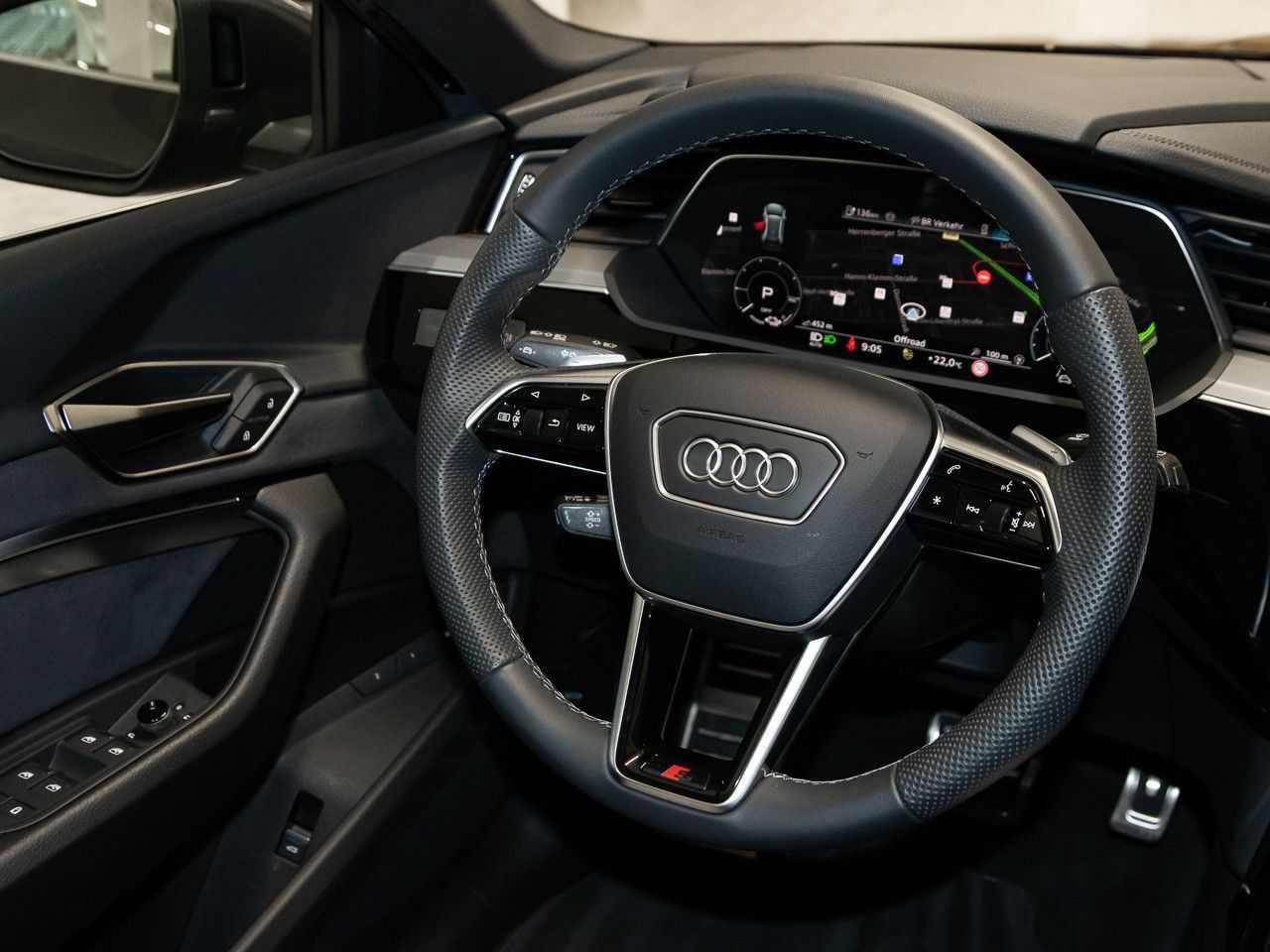 Audi Q8 e-tron - Bild 17