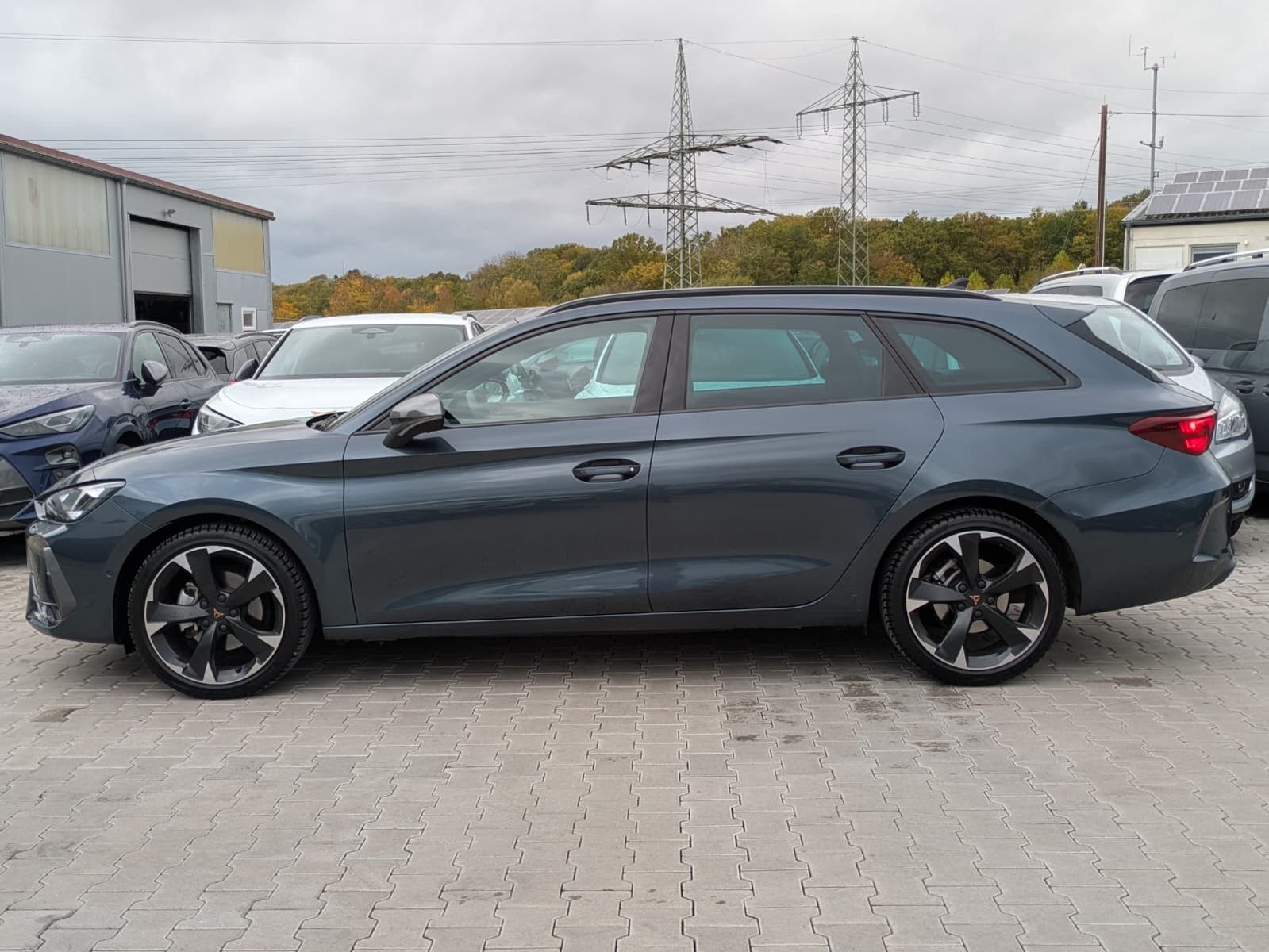 Fahrzeugabbildung CUPRA Leon 1.5 eTSI EDGE MATRIX*ACC*KAM*18"5JGARANTIE