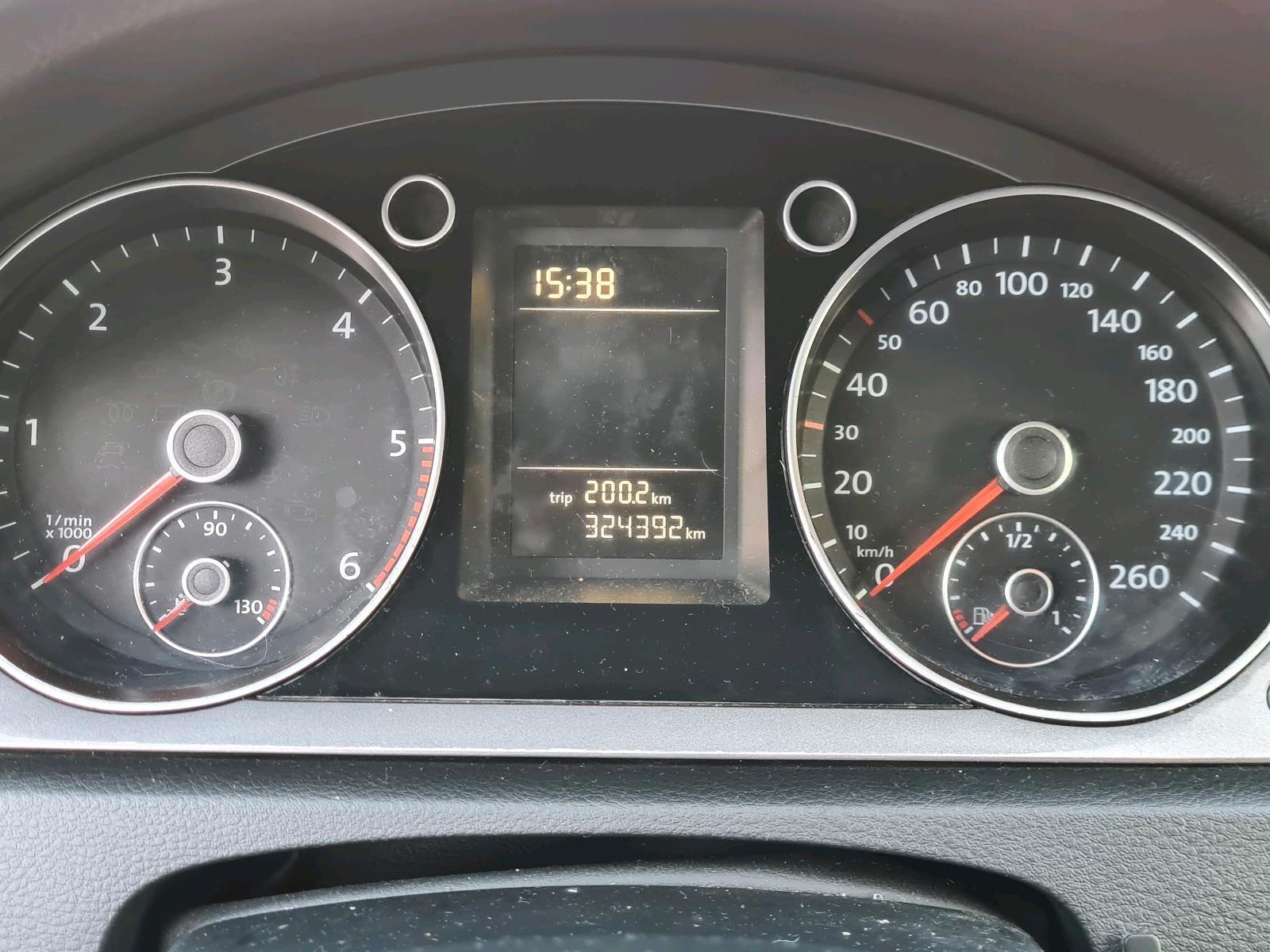 Volkswagen Passat 2010 — photo 6