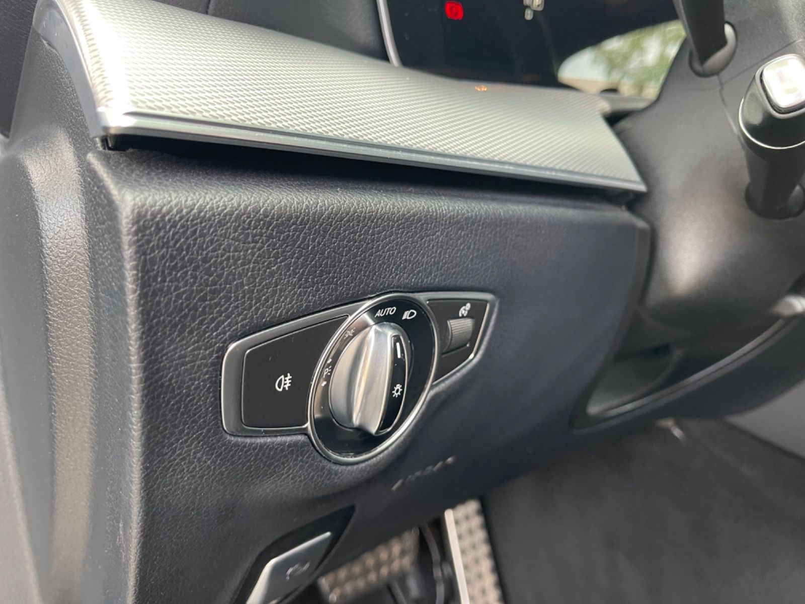 Fahrzeugabbildung Mercedes-Benz E 220d T 4Matic AMG*Standheizung*AmbientLight*