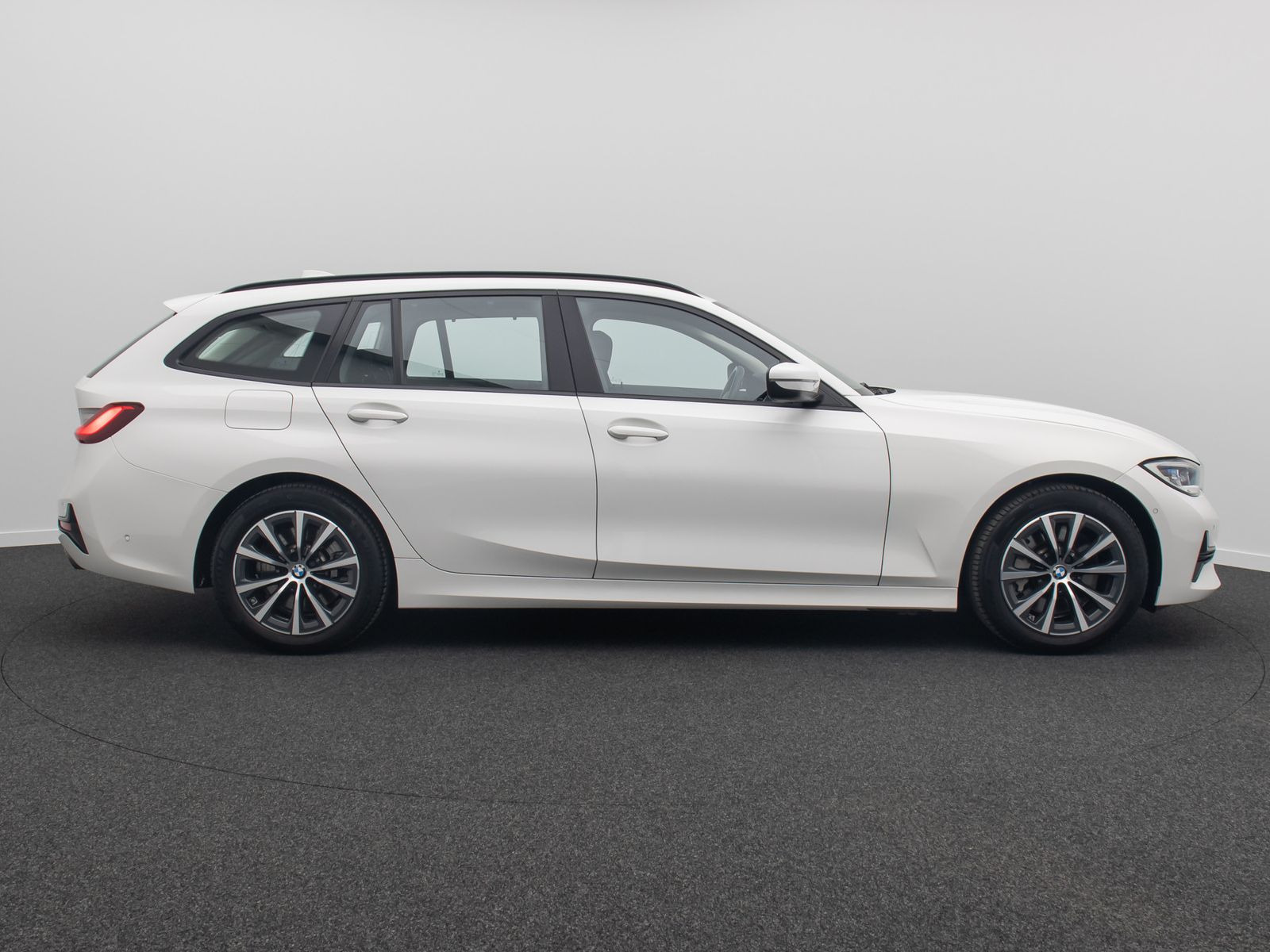 Fahrzeugabbildung BMW 330i AHK Kamera DAB Laser Panorama M Sport HIFi