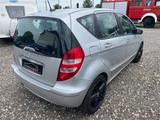 Mercedes-Benz A 150 Elegance Sitzhzg. Klima Automatik ... - aus 2005 mit Benzin-Antrieb: Kleinwagen