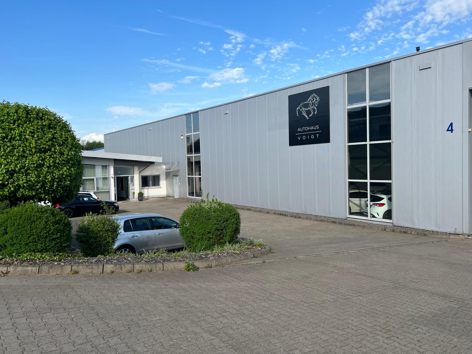 showroom-image-top