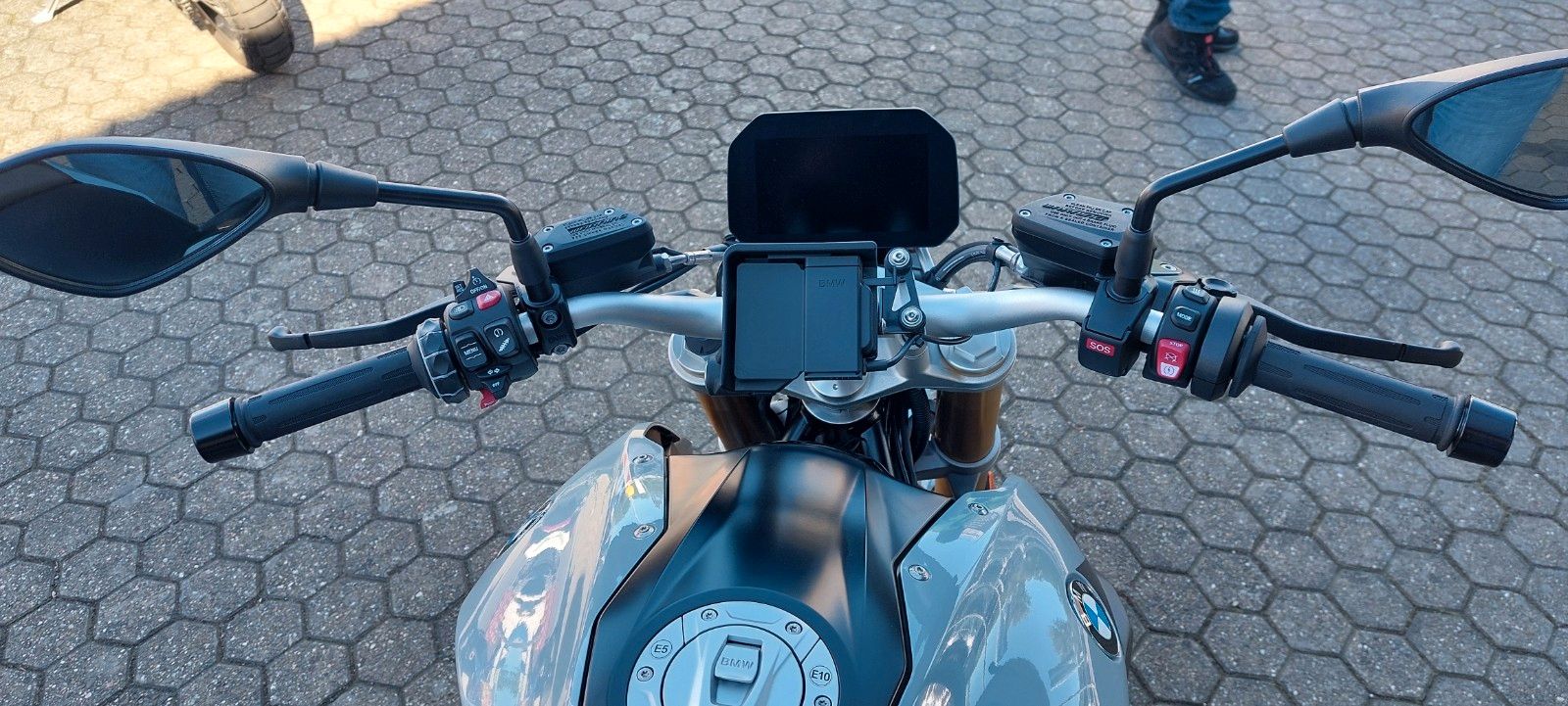 Fahrzeugabbildung BMW R 1250 R Vollausstattung  Nur 987 KM