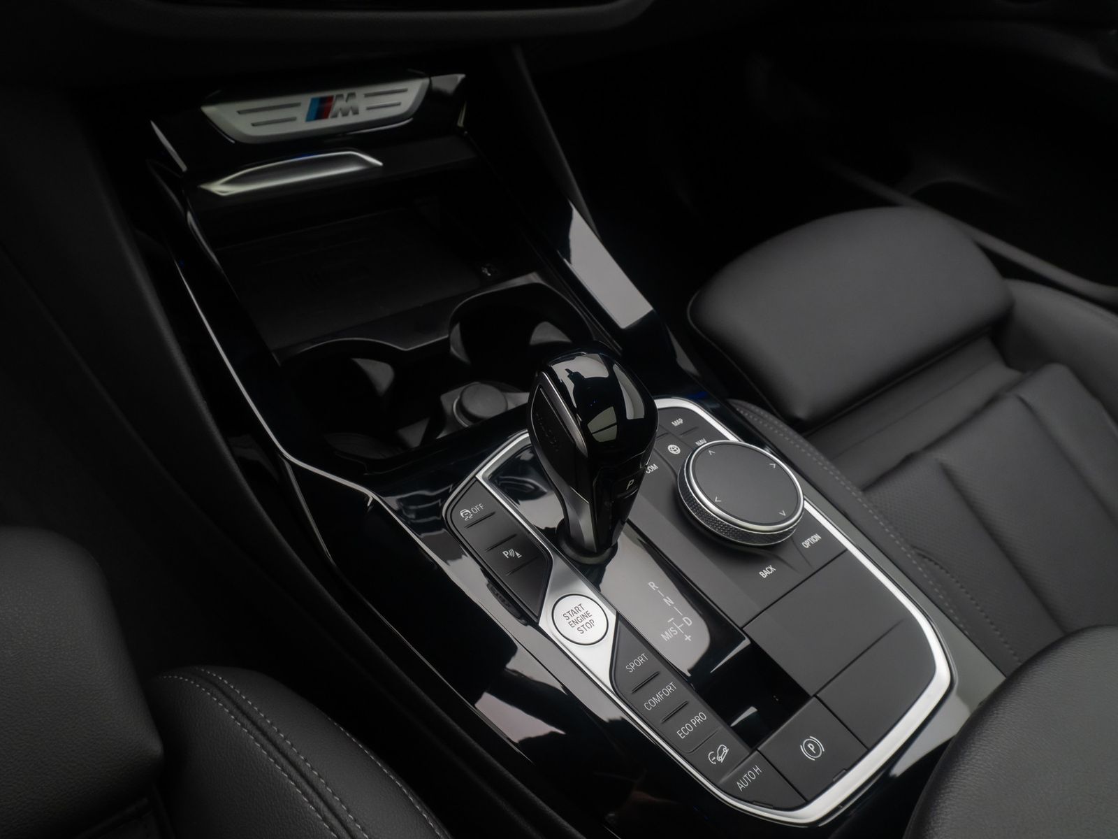 Fahrzeugabbildung BMW X3 M40i Panorama HUD DAB HiFi Laser Kamera 20"