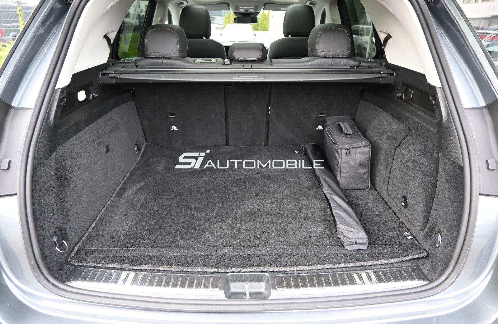 Fahrzeugabbildung Mercedes-Benz GLE 350 de 4MAT. AMG + NIGHT °ACC°AHK°PANO°HUD°