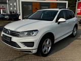 Volkswagen Touareg V6 TDI R-Line Terrain Tech 4Mot *LUFT* - mit Diesel-Antrieb: Allradantrieb