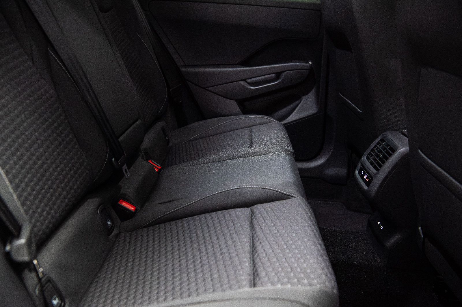 Fahrzeugabbildung Volkswagen T-Roc New Model Life 1.5l TSI DSG ACC APP Kamera