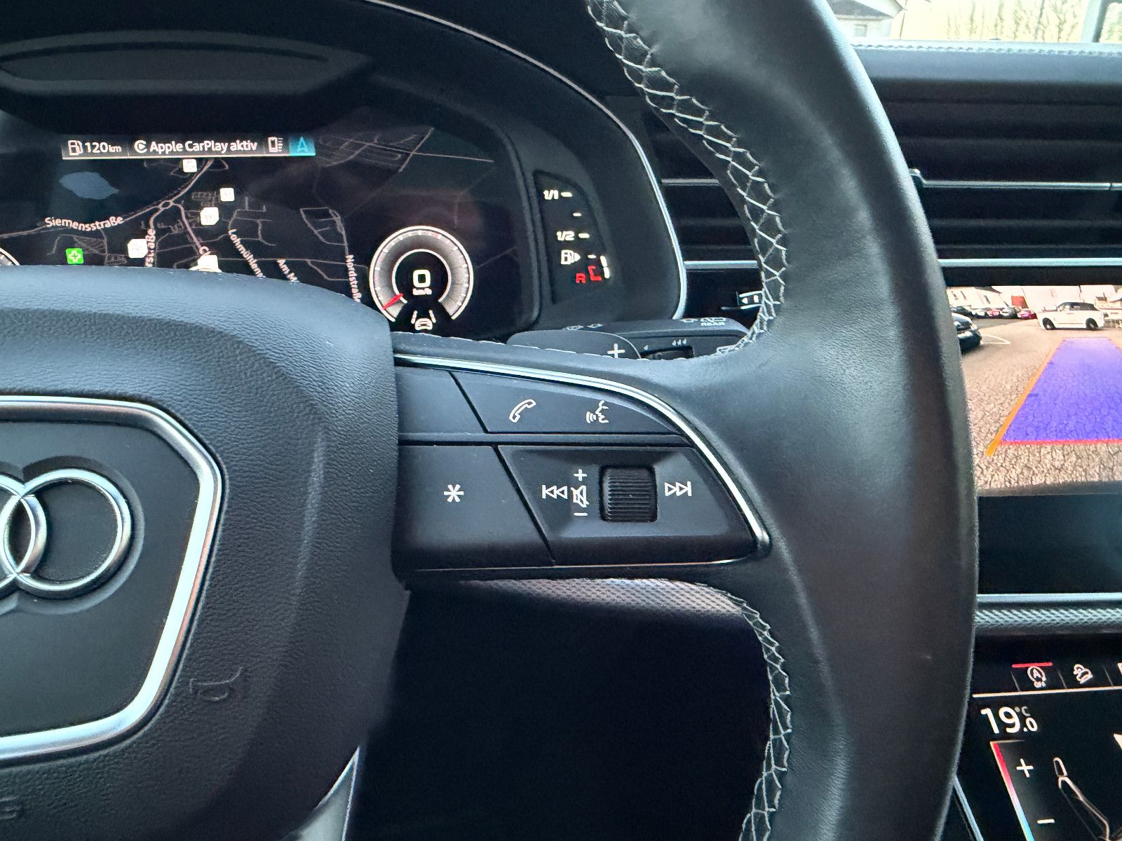 Fahrzeugabbildung Audi Q7 50 TDI Quattro/7-SITZE/PANO/HUD/AMBIENTE/KAME