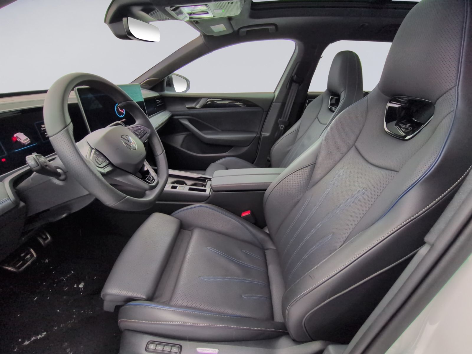 Passat Variant 2.0 TDI 4M R-Line STHZ+PANO+AHK+D