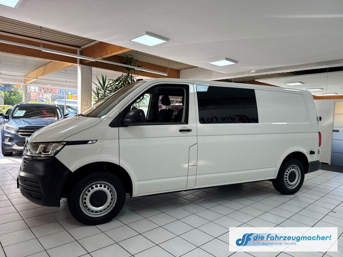 Fahrzeugabbildung Volkswagen T6.1 Transporter DSG MIXTO DOKA  lang 4Motion 2.