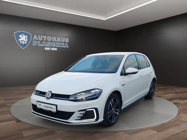 Volkswagen Golf VII 1.4 TSI DSG GTE STANDHZ+LED+NAVI Klima