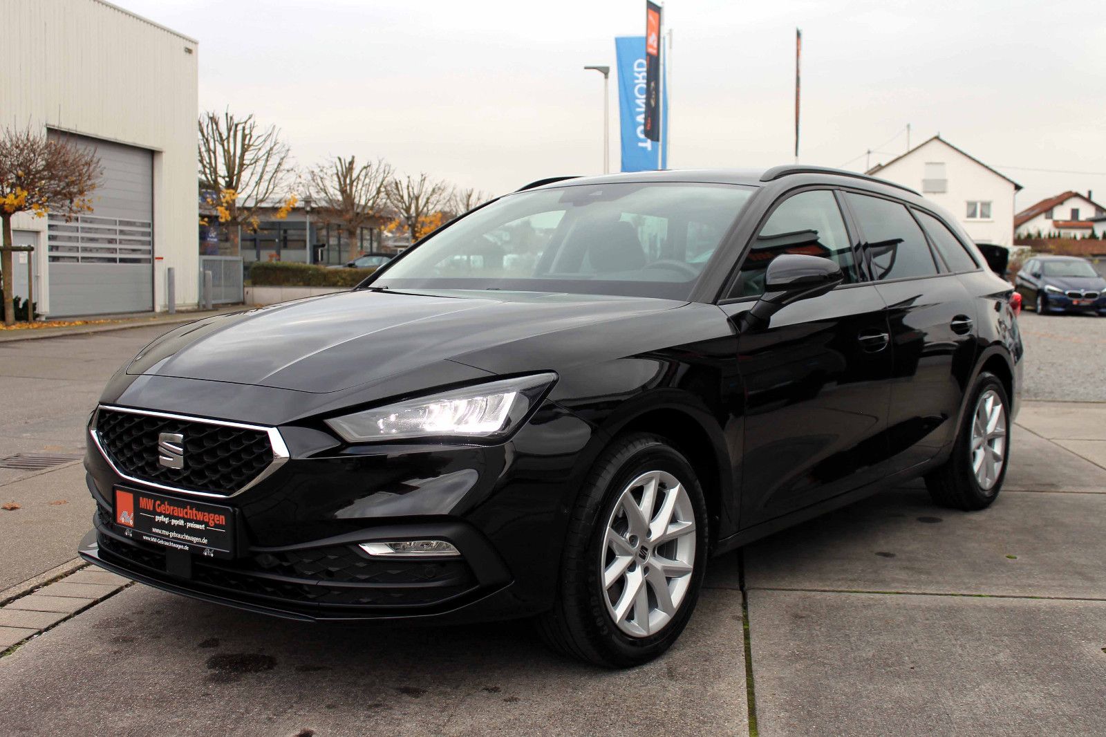 Fahrzeugabbildung SEAT Leon 2.0TDI DSG Sportstourer Style LED ACC KAM