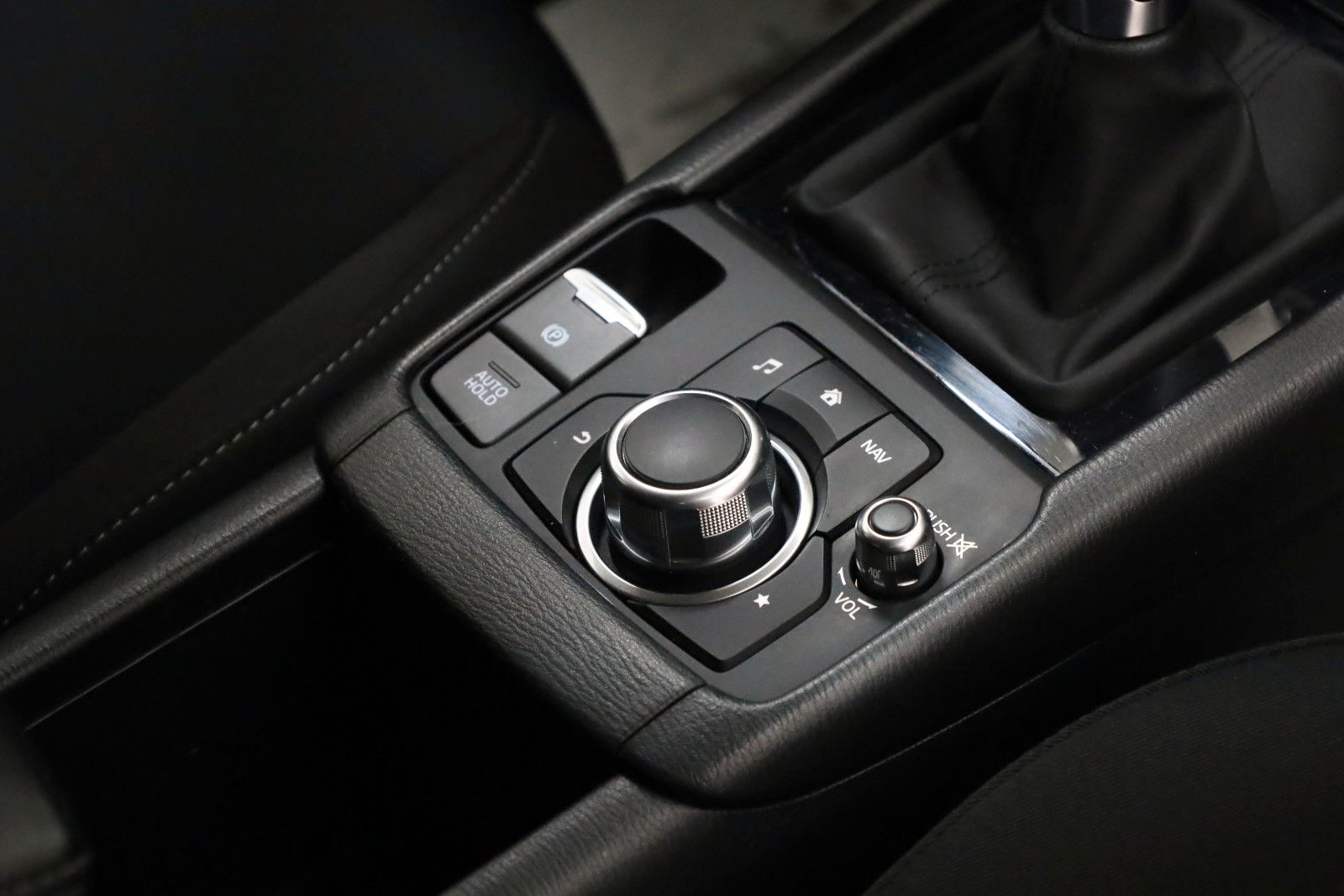Fahrzeugabbildung Mazda CX-3 Skyactiv Center line, SH,DAB,Tempomat,PDC