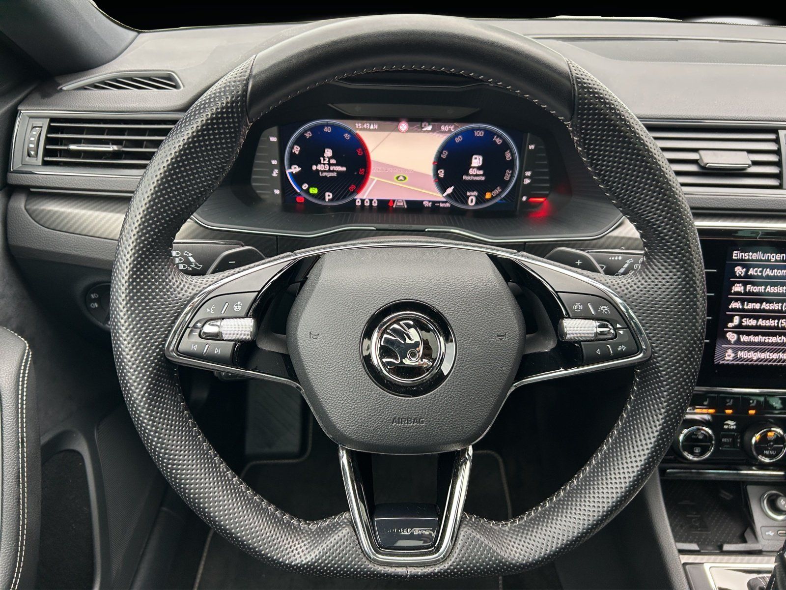 Fahrzeugabbildung SKODA Superb Combi 2.0 TDI Sportline/PANO/ACC/VIRTUAL/