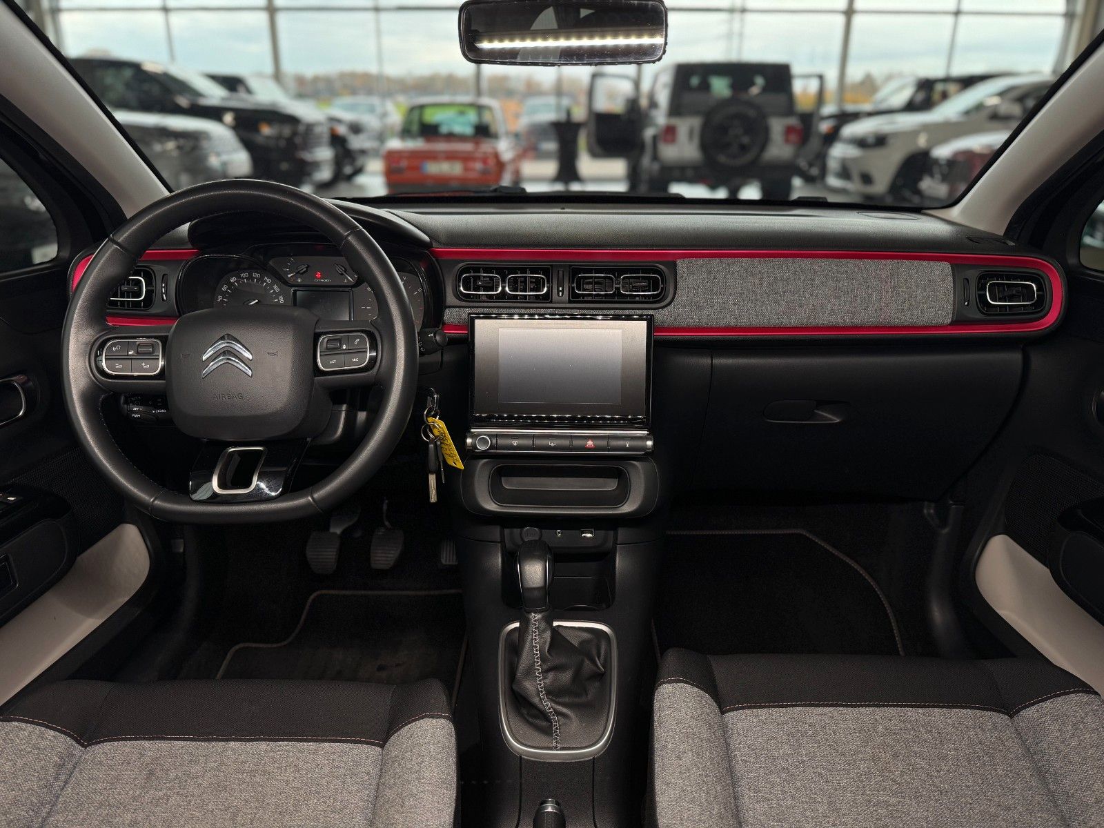 Fahrzeugabbildung Citroën C3 1.2 PurTech ELLE "DAB Navigation Kamera LM"
