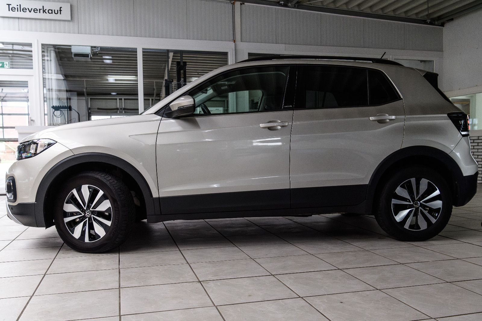 Fahrzeugabbildung Volkswagen T-Cross Move+AHK+GJR+NAVI+SHZ+ALU+ACC+DAB