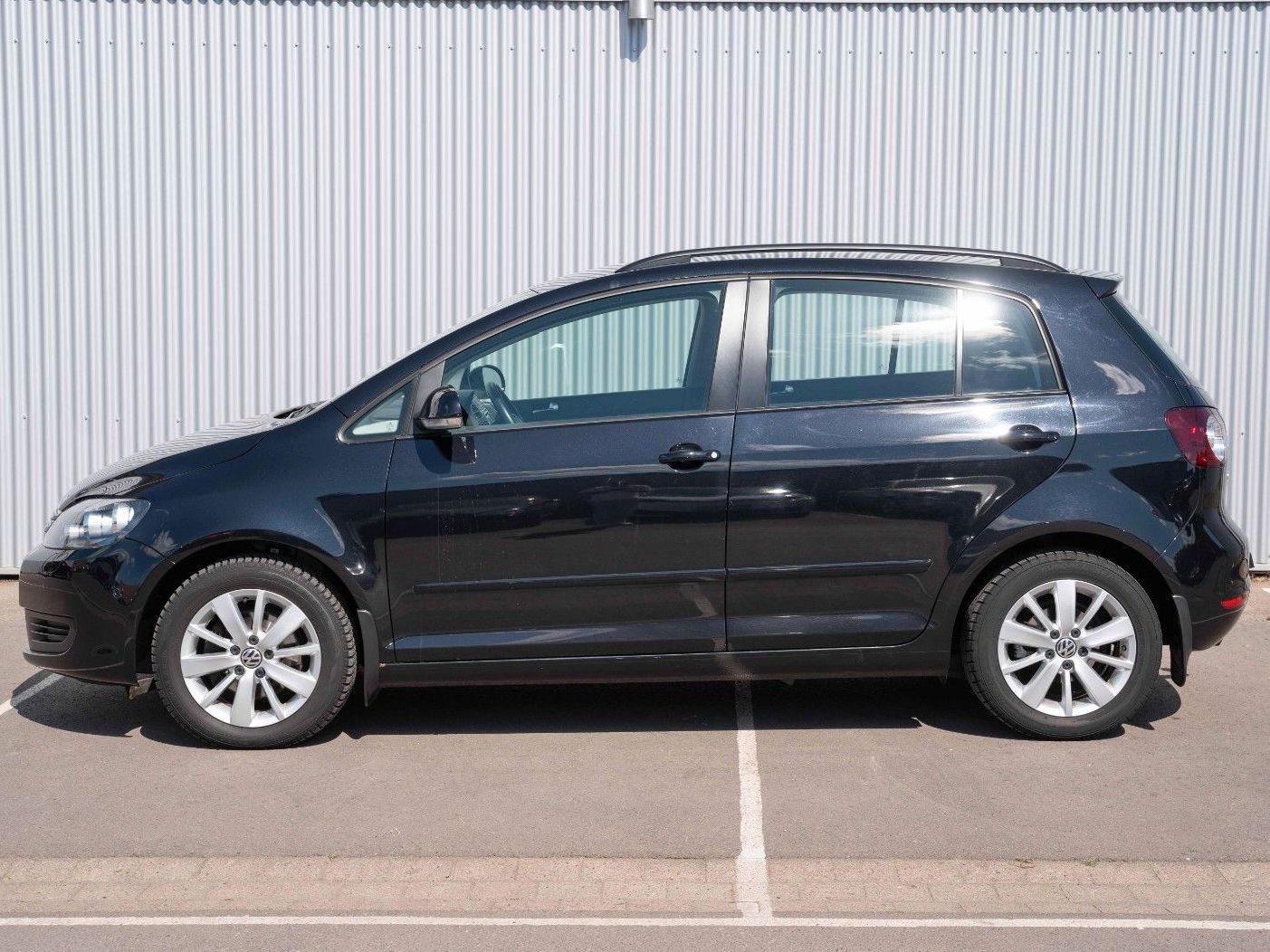 Fahrzeugabbildung Volkswagen GOLF PLUS VI 2.0 TDI COMFORTLINE DSG PDC AHK