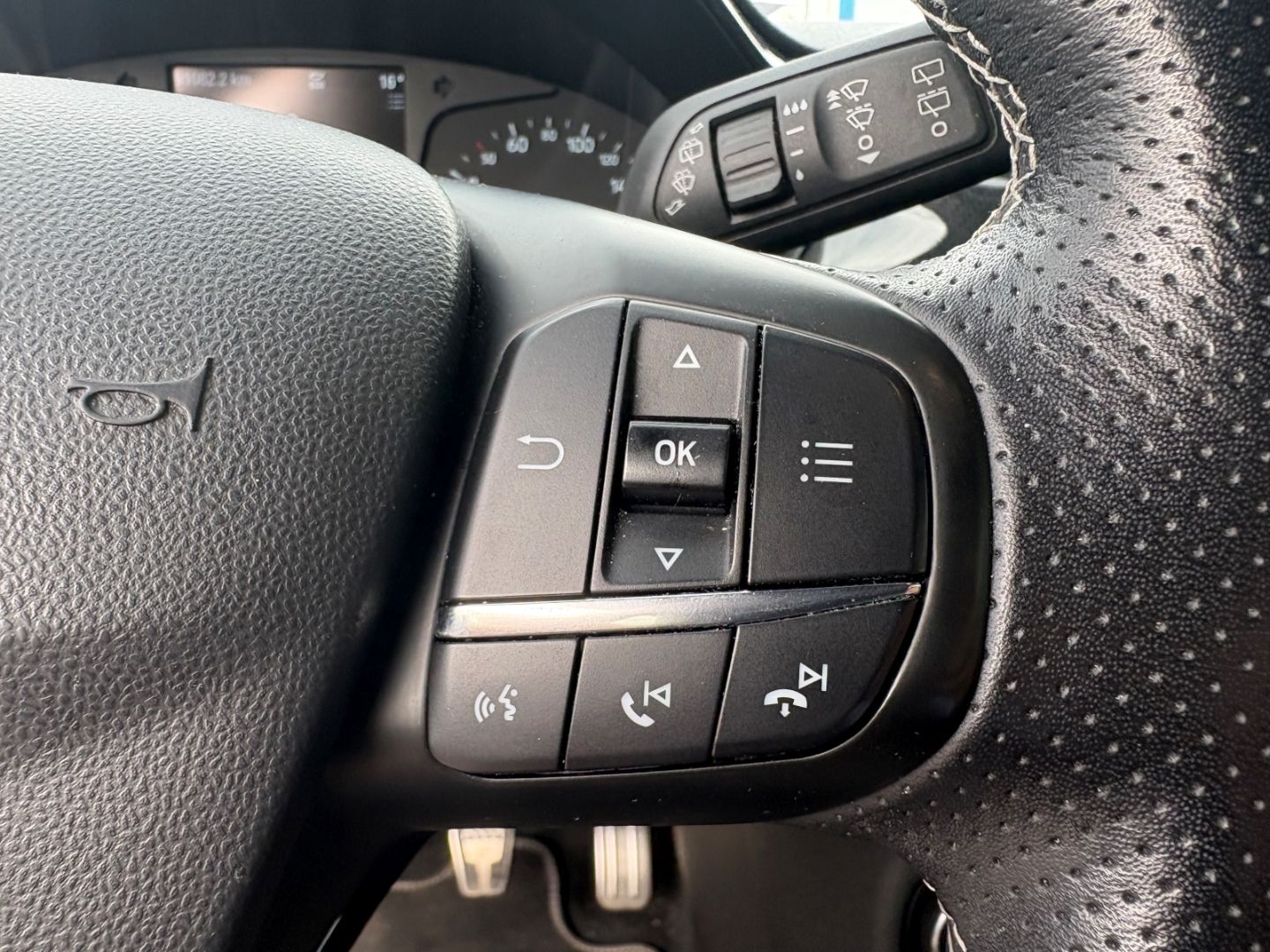 Fahrzeugabbildung Ford Fiesta ST-Line Sitzheizung Lenkradheizung DAB