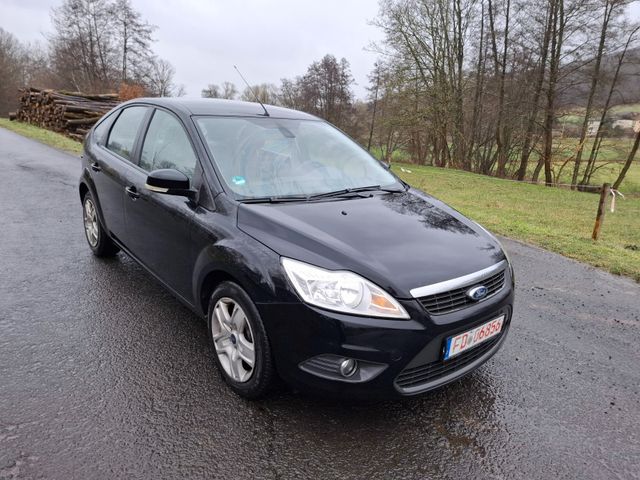 Ford Focus Lim. Style + Klima Euro-4  TÜV 02/2026