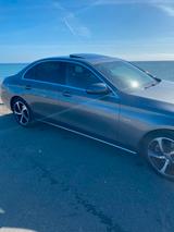 Mercedes-Benz E 300 d Autom. - - Mercedes-Benz E 300 mit Diesel-Antrieb: Limousine