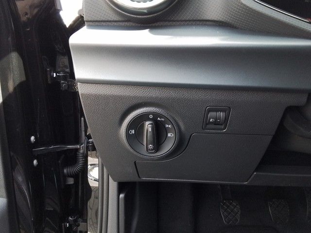 Fahrzeugabbildung SEAT Arona 1.0 TSI Xperience AHK 18''