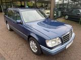 Mercedes-Benz E 220 T W124 - Mercedes-Benz E 220 Oldtimer