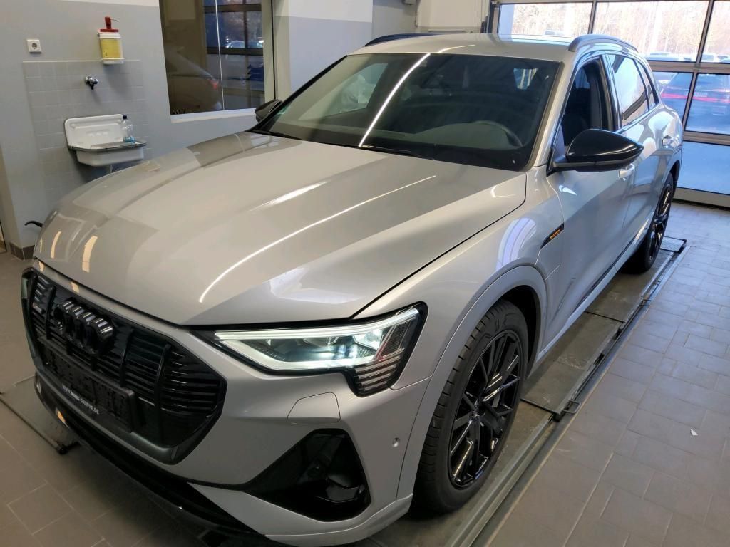AUDI E-TRON 50 2x S LINE BLACK/ACC/SIDE/KEYLESS/KAM.