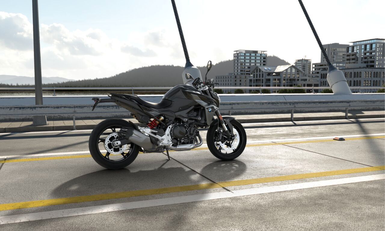 Fahrzeugabbildung BMW F 900 R Triple Black 2 Pakete